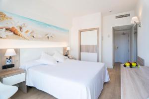 Posteľ alebo postele v izbe v ubytovaní THB Gran Playa - Adults Only