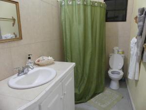 Kylpyhuone majoituspaikassa Southern Haven Guesthouse