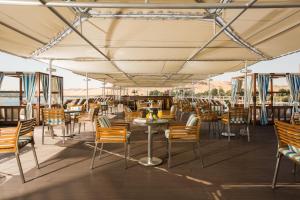 M/Y ALYSSA - 4 or 7 Nights From Luxor each Monday and 3 or 7 Nights From Aswan each Friday餐廳或用餐的地方