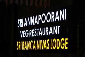 Certifikát, hodnocení, plakát nebo jiný dokument vystavený v ubytování Sri Ranga Nivas