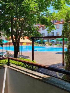 Bazén v ubytování Family hotel Apolon nebo v jeho okolí
