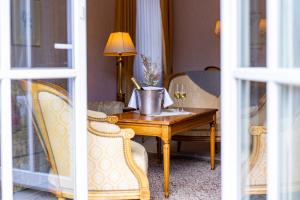 Posezení v ubytování Romantik Hotel Zehntkeller