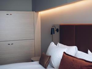 Postel nebo postele na pokoji v ubytování Quality Hotel Arlanda XPO
