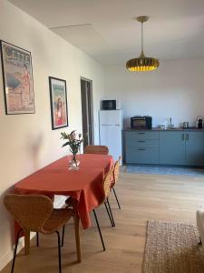 Una cocina o cocineta en La Calanca - Appartement d'hôtes Centre ville de Sète parking gratuit