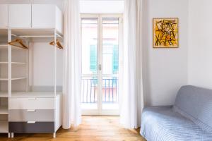Część wypoczynkowa w obiekcie Barrio 133 - double bedroom in center by Napoliapartments