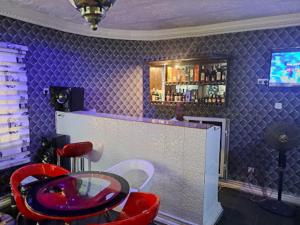 Lounge nebo bar v ubytování Haffy Executive Hotels and Suite