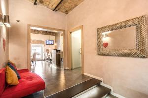A television and/or entertainment centre at Boutique Rome Inn
