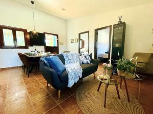 Posezení v ubytování Villa in Malaga, private pool and sea view
