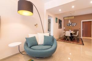 Χώρος καθιστικού στο Three Bedrooms Apt in Kallithea