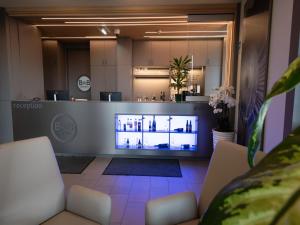 TV a/nebo společenská místnost v ubytování B&B HOTEL Wiener Neudorf