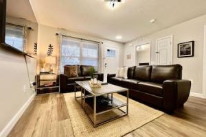 Χώρος καθιστικού στο Nicest New construction Home in Middletown, Ohio