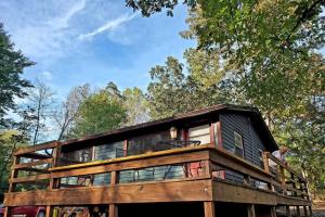 una casa sull'albero in mezzo alla foresta di Glade Cottage at White Lotus Eco Spa Retreat a Stanardsville Altre 12 foto