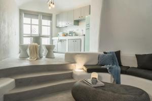 Posezení v ubytování Yposkafon Concept Villa