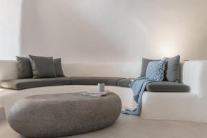 Posezení v ubytování Yposkafon Concept Villa