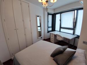 Llit o llits en una habitació de Apartamento ANA - 1 Habitación