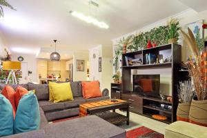 Posezení v ubytování Horizon Bay 1201 by Host Agents