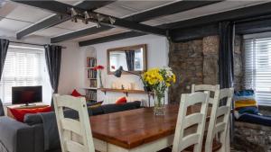 Istumisnurk majutusasutuses Poldark Charming Mousehole Cottage with Net Loft
