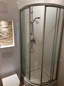 Bilik mandi di Apartment Adi +15 gambar