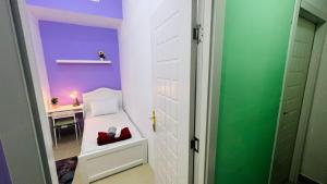 Posteľ alebo postele v izbe v ubytovaní Seperate Partition Room in Tecom / Barsha Heights