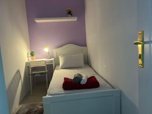 Posteľ alebo postele v izbe v ubytovaní Seperate Partition Room in Tecom / Barsha Heights