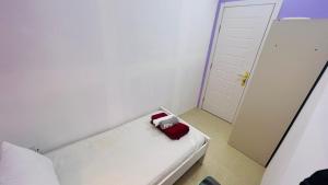 Posteľ alebo postele v izbe v ubytovaní Seperate Partition Room in Tecom / Barsha Heights