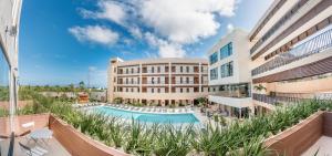 Bazén v ubytování Hotel Faranda Single 1 Punta Cana - Adults Only nebo v jeho okolí + 22 fotografií