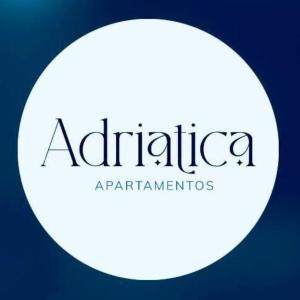 聖路易斯的住宿－Adriatica Apartamentos，激活武器武器武器组织的一个标志