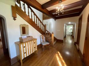 Gallery image of Timeless Tudor w/ Game Room, Pool Table & Hot Tub in San Jose