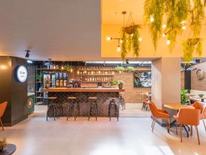 Lounge nebo bar v ubytování ibis Curitiba Batel