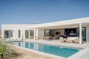 Fotografie z fotogalerie ubytování Mars Landing- Heated Pool / Spa / Boulders / Views / Fire Pit v destinaci Yucca Valley