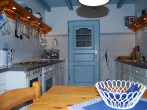 Dapur atau dapur kecil di - Exclusively restored Gulfhof +11 gambar