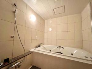 SKY Lmine Takeo LOVEHOTEL的一间浴室
