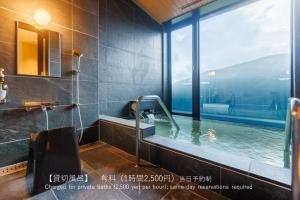Ein allgemeiner Bergblick oder ein Berglick von des Hotels aus