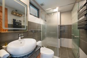 Koupelna v ubytování Monalisa Luxury Hotel