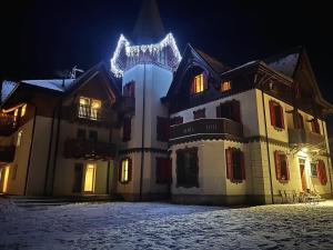 The building in which az apartmanhoteleket is located