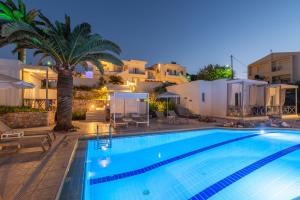 The swimming pool at or close to Frida Apartments