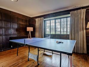 Πινγκ πονγκ στο 4 Bed in Llanover 91243 ή εκεί κοντά