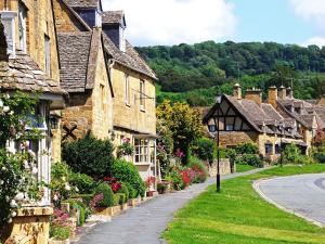 a street in a village with stone houses at 1 Bed in Malvern 91025 in Castlemorton