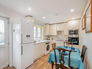 Η κουζίνα ή μικρή κουζίνα στο 1 Bed in Inveraray 91310