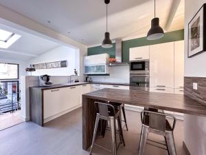 Kjøkken eller kjøkkenkrok på Magnifique maison familiale - Idéalement située pour les JO 2024