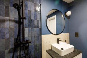 Kúpeľňa v ubytovaní Central Wroclaw Apartment - Great Location - Chic and Luxury - JP33