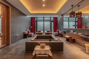 Posezení v ubytování Shenzhen OCT Gankeng Ancient Town Phoenix Hakka Hotel