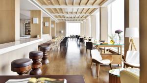 Renaissance Lucknow Hotel, Gomti Nagar的休息区