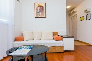 Posedenie v ubytovaní Apartments Villa Aura - Adult Only