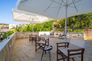 Balkón alebo terasa v ubytovaní Apartments Villa Aura - Adult Only