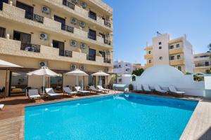 Bazén v ubytování Atlantis Hotel nebo v jeho okolí