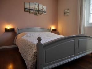 Postel nebo postele na pokoji v ubytování Maison familiale avec piscine et grand jardin + 23 fotografií