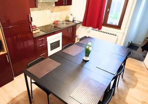 Kuchnia lub aneks kuchenny w obiekcie "Colbert Triplex" 3 chambres - Balcon - Patio - Cathédrale