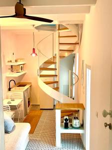 Φωτογραφία από το άλμπουμ του kalithea-hills apartments 5 & 6 in Old Koskinou στην Κοσκινού
