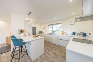 Nhà bếp/bếp nhỏ tại Yr-Awel